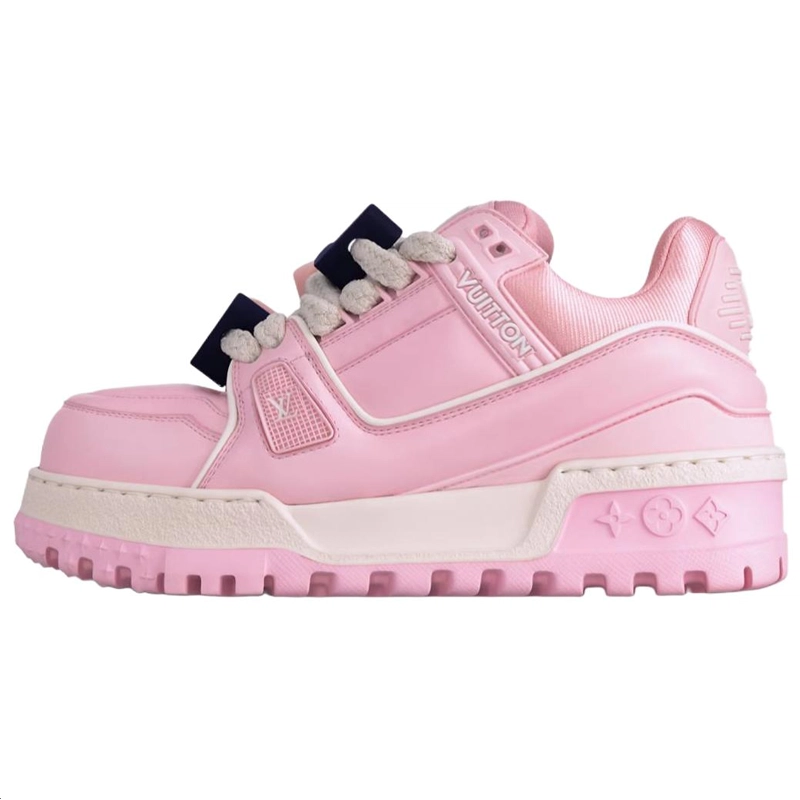LOUIS VUITTON Trainer Maxi LOVE