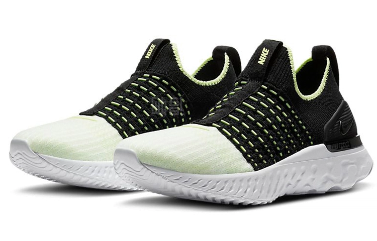 Nike React Phantom Run Flyknit 2