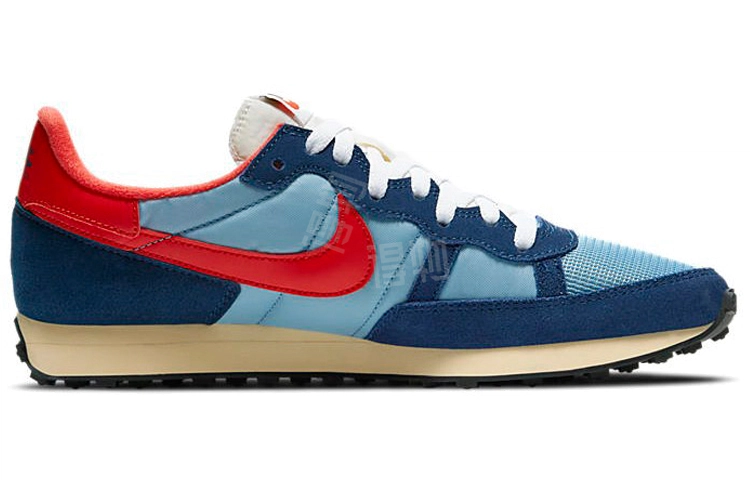 Nike Challenger