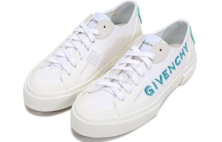 GIVENCHY