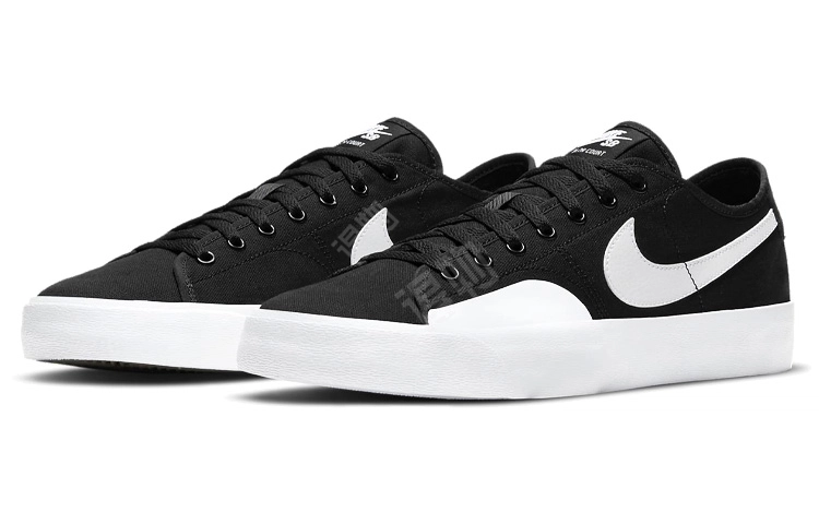 Nike Blazer Low SB Court