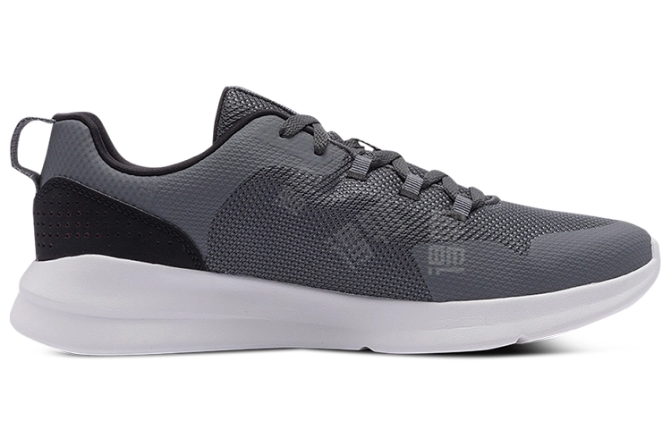 Under Armour Essential-