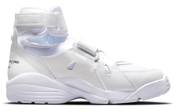 COMME DES GARCONS SHIRT x Nike Air Carnivore TPU
