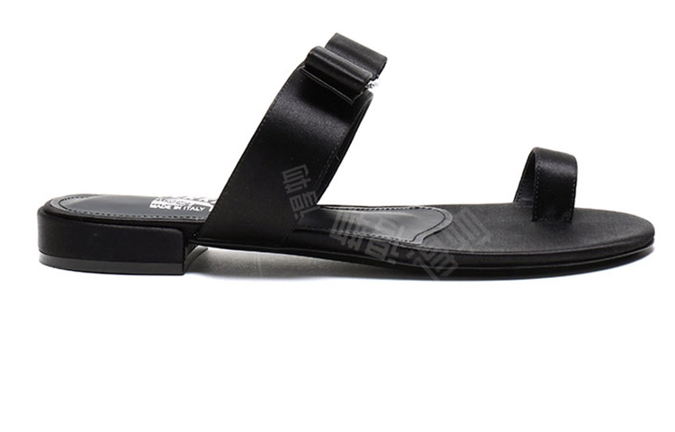 FERRAGAMO VARA