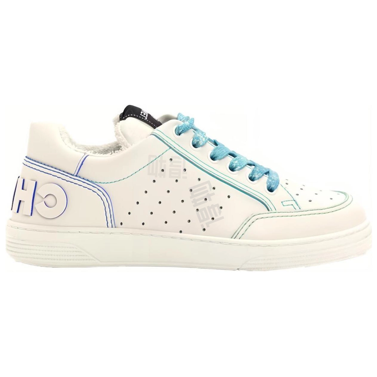 CHANEL Low-Top