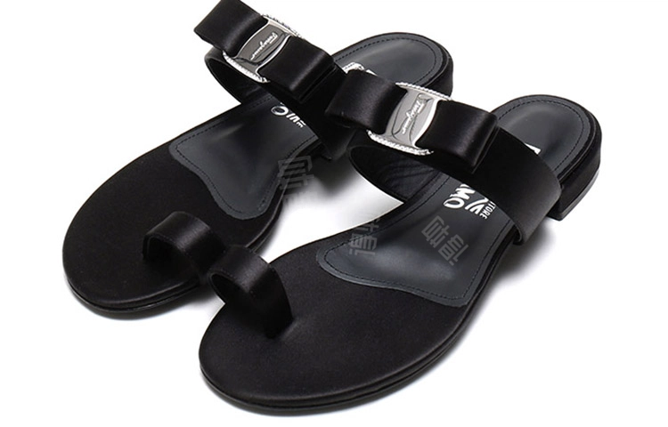 FERRAGAMO VARA