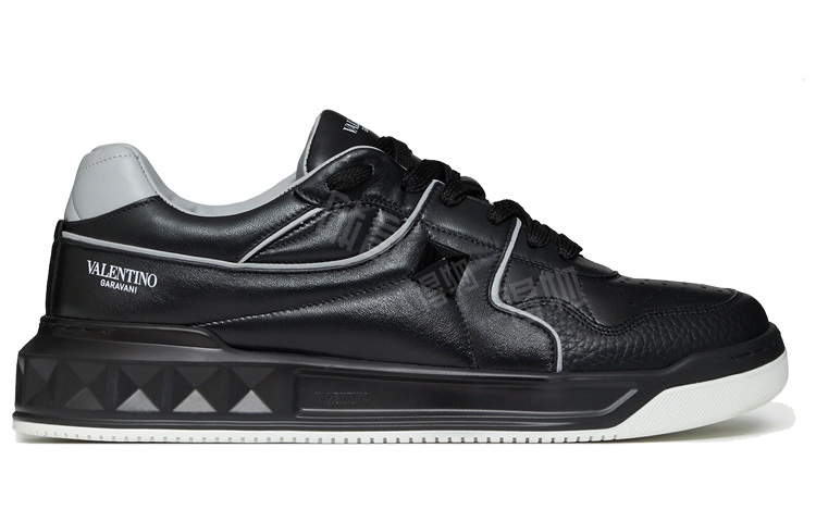 Valentino One StudGARAVANI