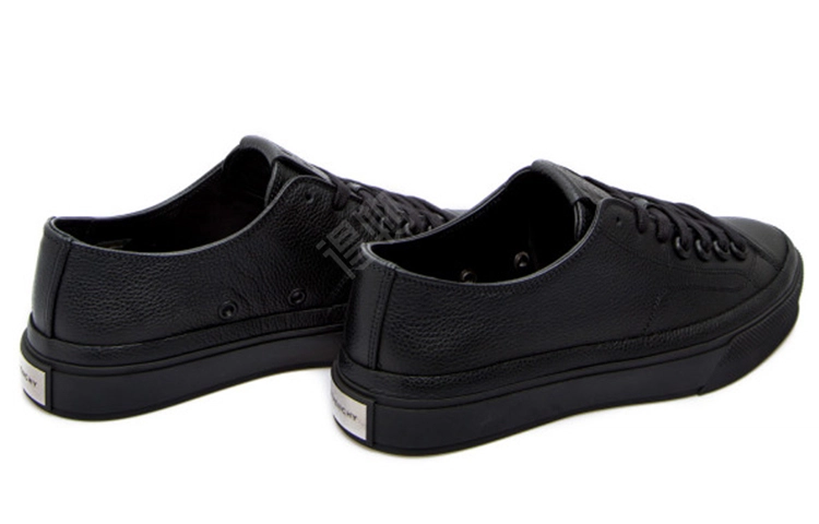 GIVENCHY