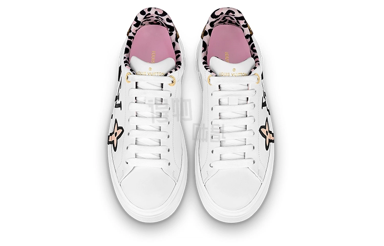 LOUIS VUITTON Time Out logo