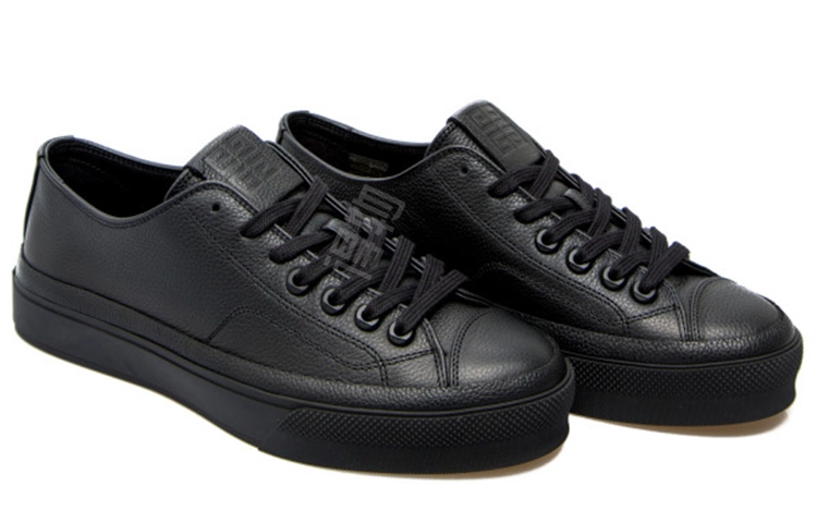 GIVENCHY