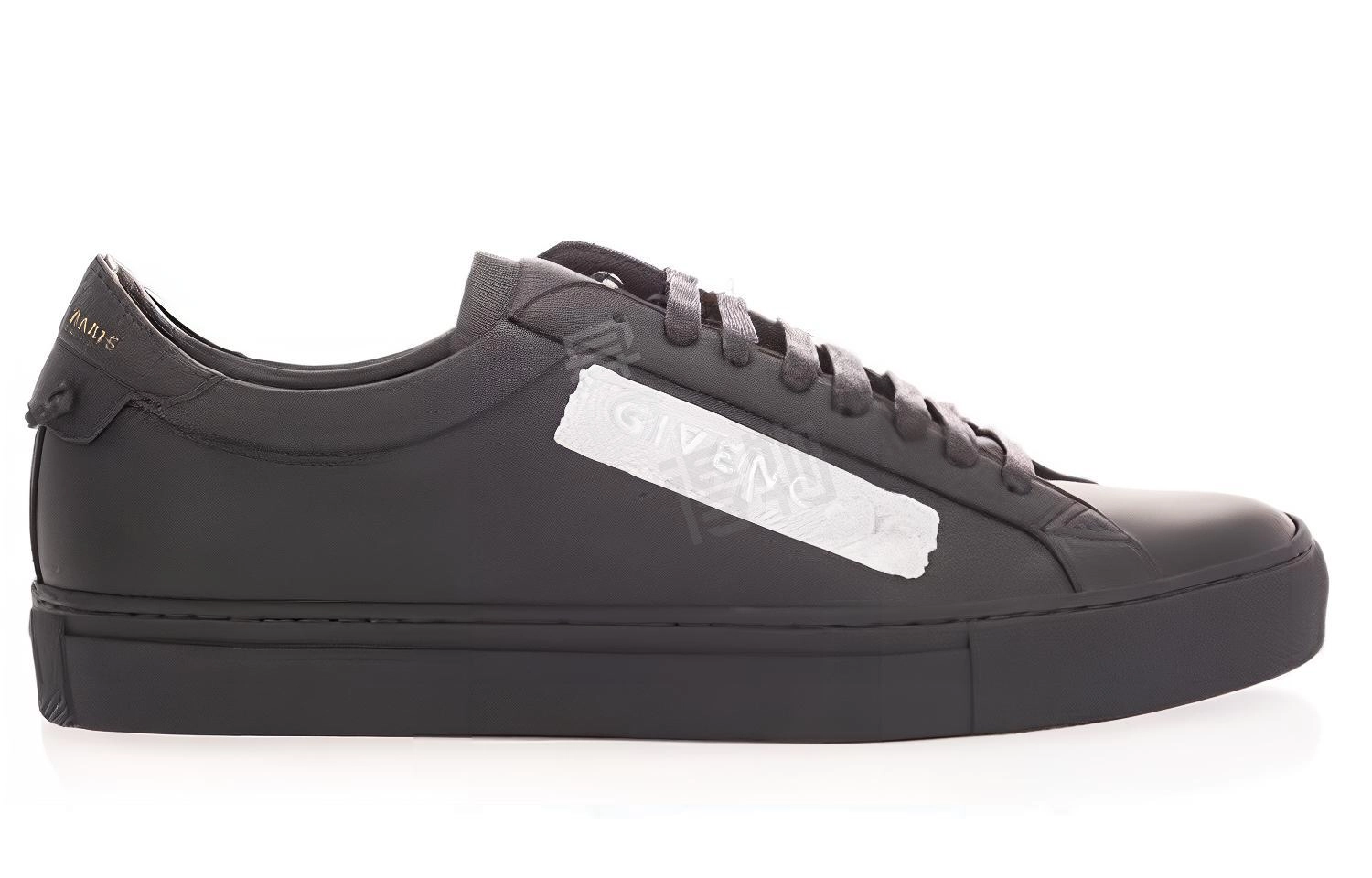 GIVENCHY
