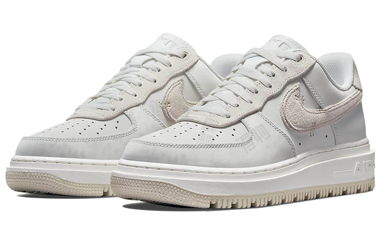 Nike Air Force 1 Low summit white