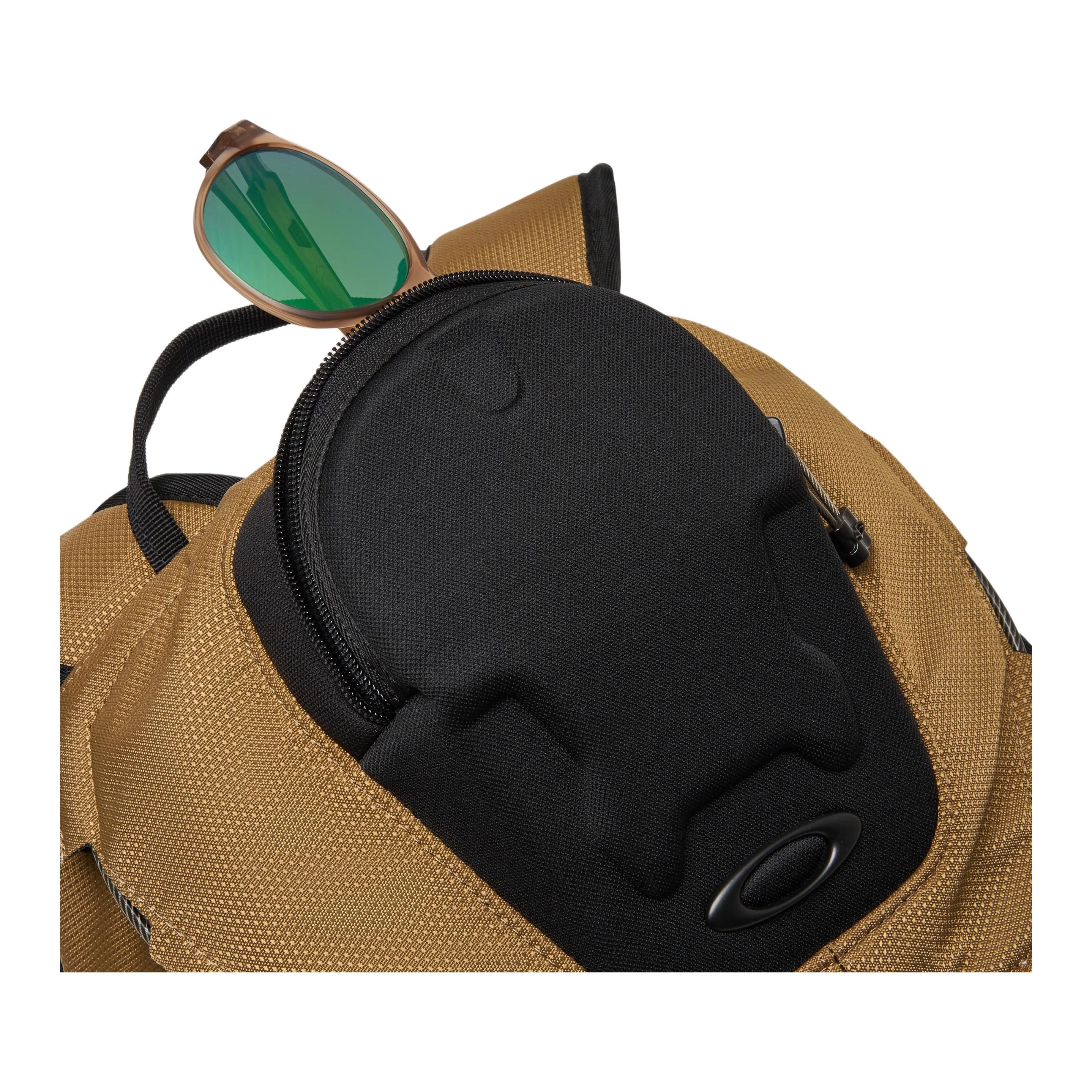Oakley 21L Logo