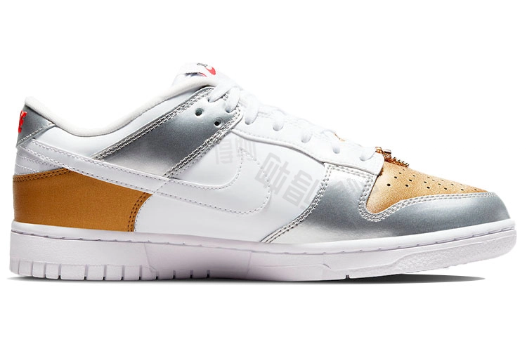 Nike Dunk Low "Metallic"