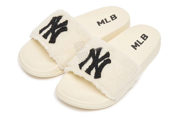 MLB Mound Fleece