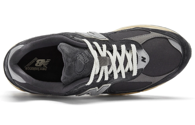 New Balance NB 2002R