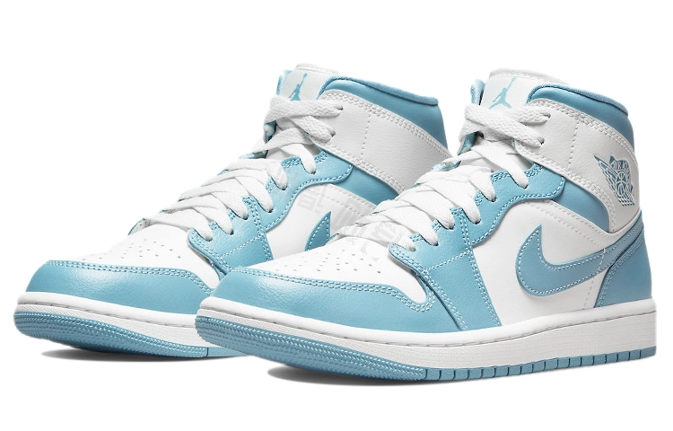 Air Jordan 1 Mid "University Blue"