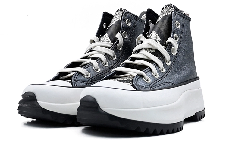 Converse Run Star Hike