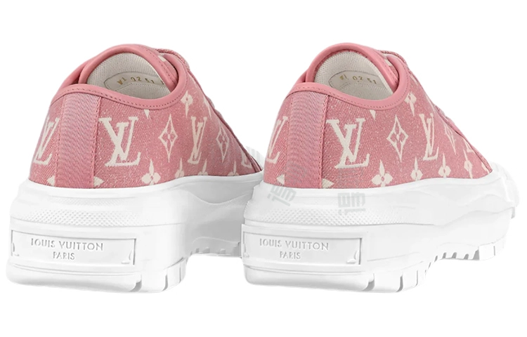 LOUIS VUITTON Squad