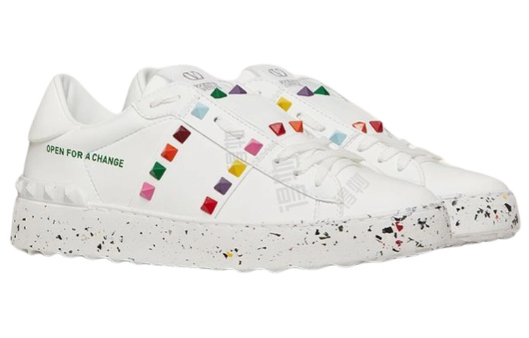 Valentino Open for a Change