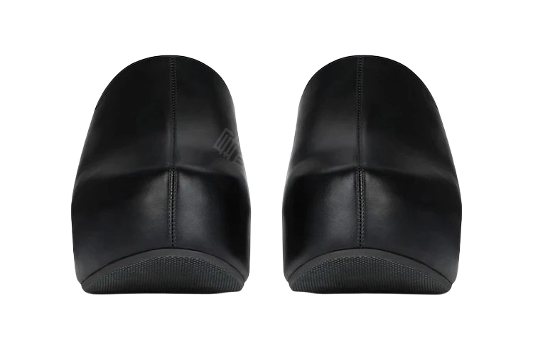 GIVENCHY
