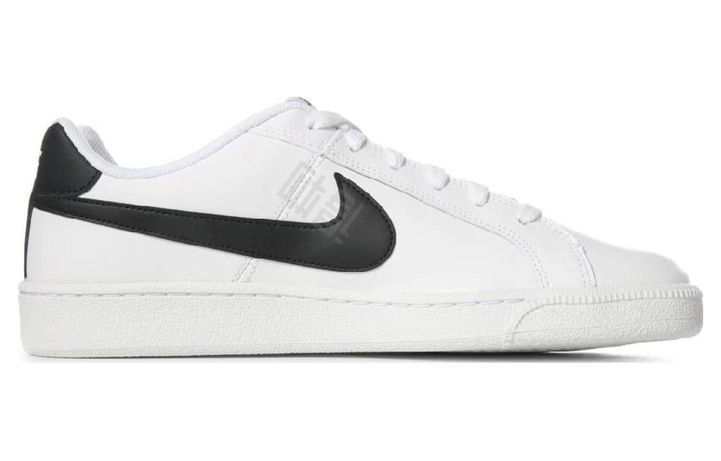 Nike Court Royale