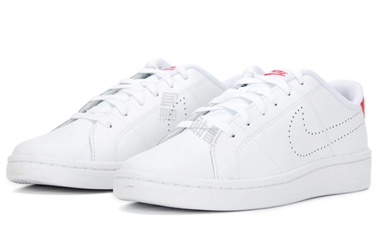 Nike Court Royale 2