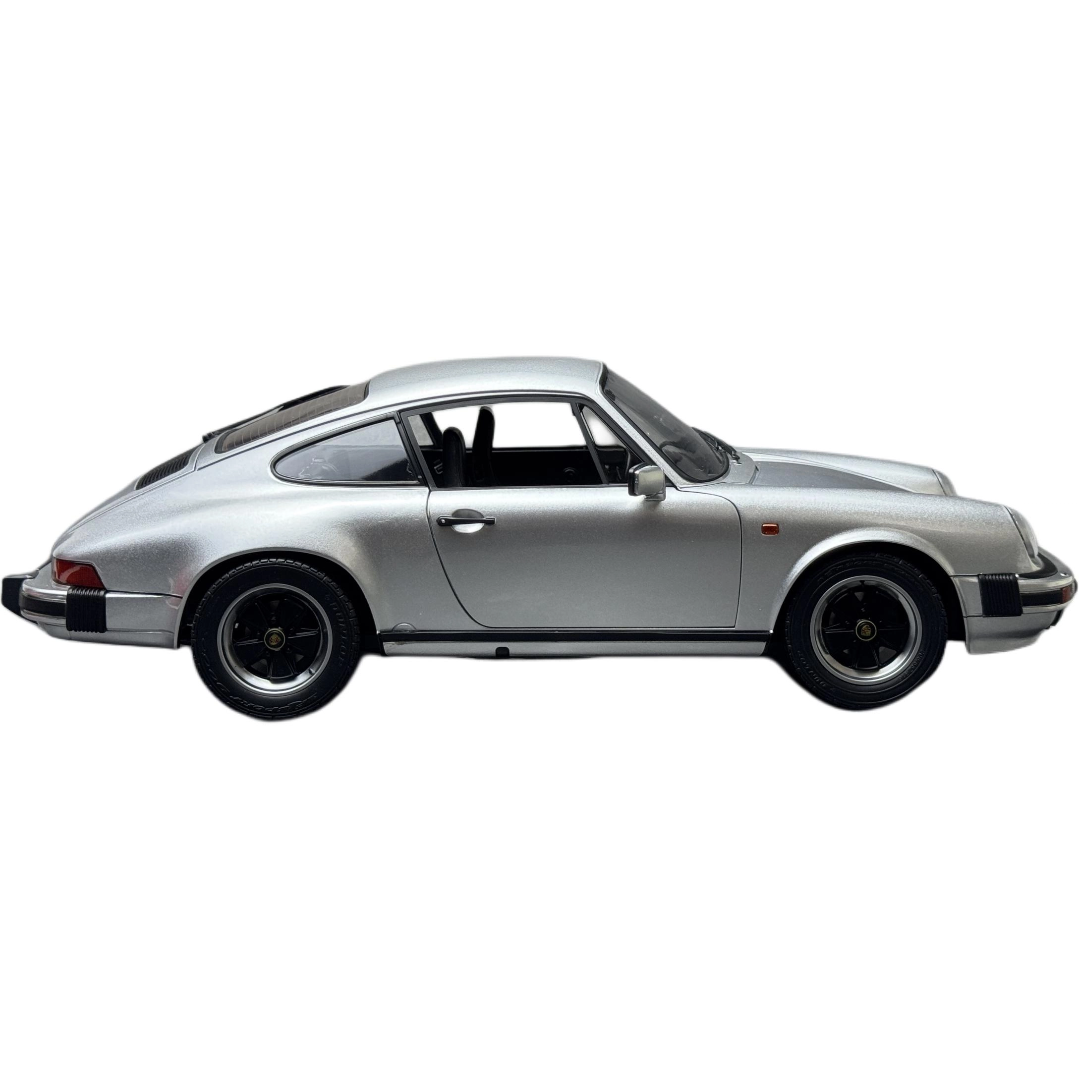 112 911 Coupe silver