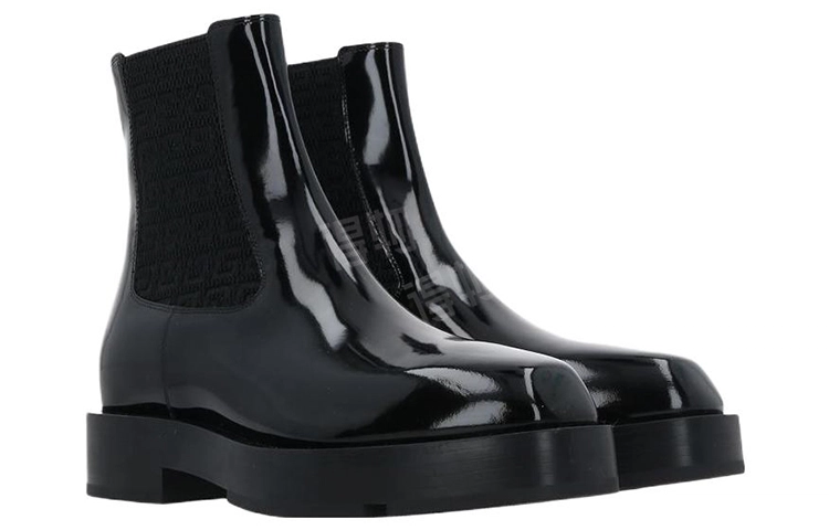 GIVENCHY