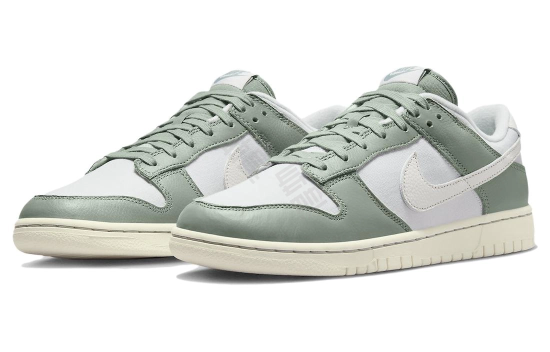 Nike Dunk Low "Mica Green"