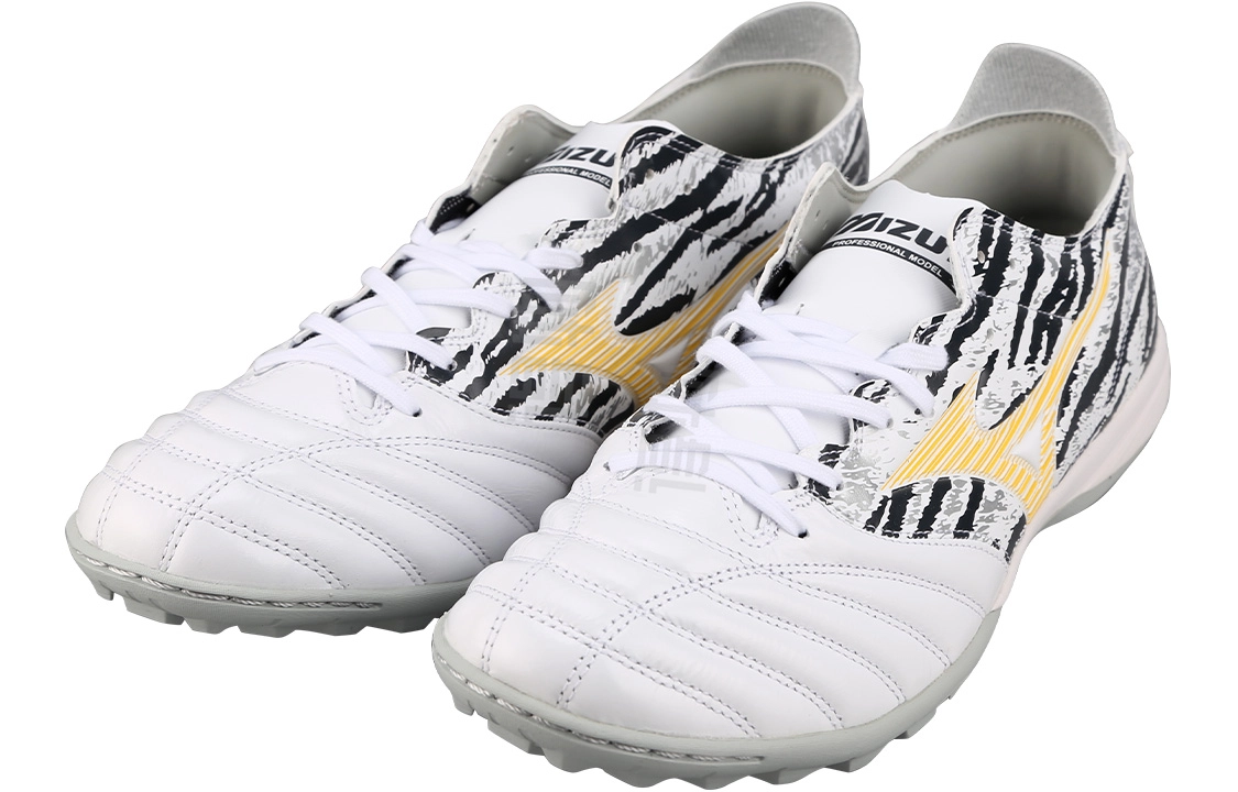 Mizuno Morelia Neo