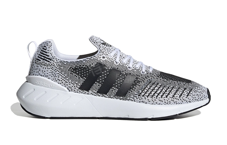 adidas originals Swift run 22