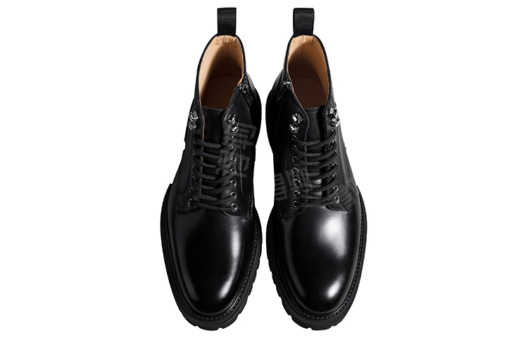 SKARO x THOM WILLS