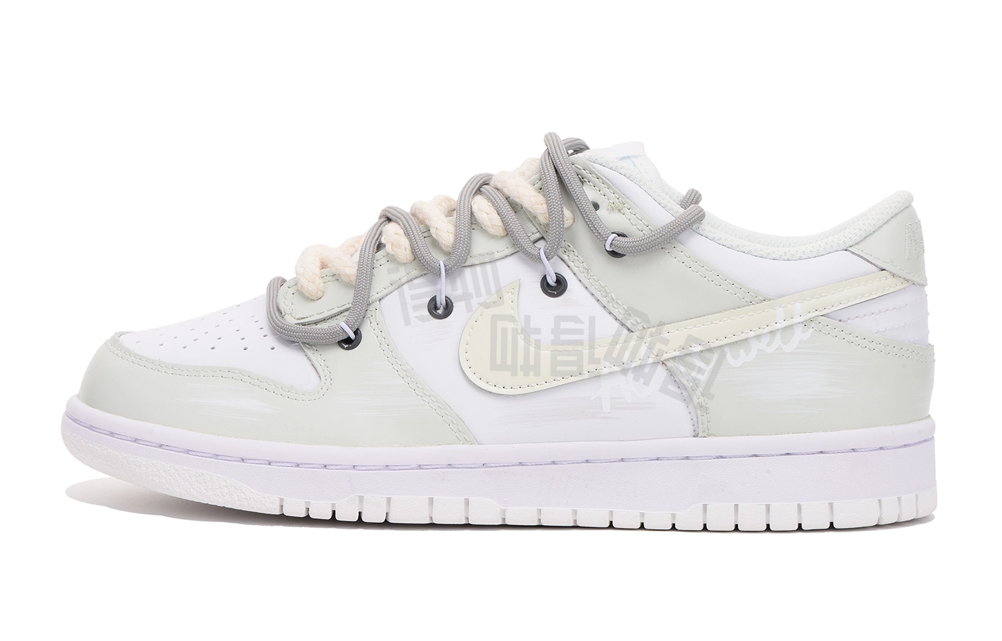 Nike Dunk Low vibe