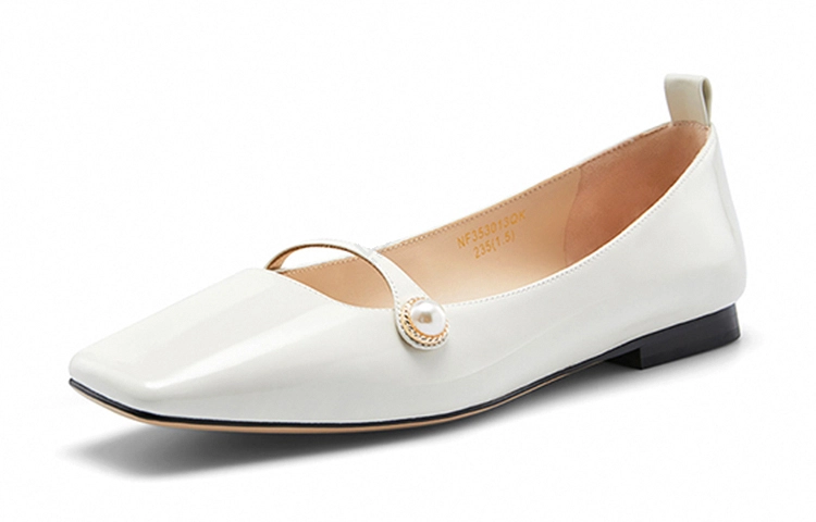 NINE WEST