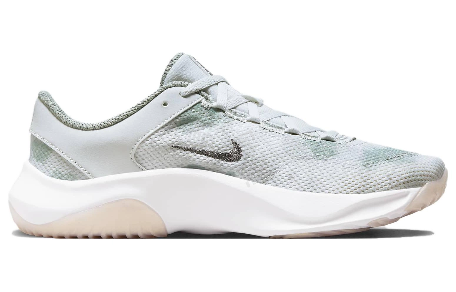 Nike Legend Essential 3 Next Nature Premium