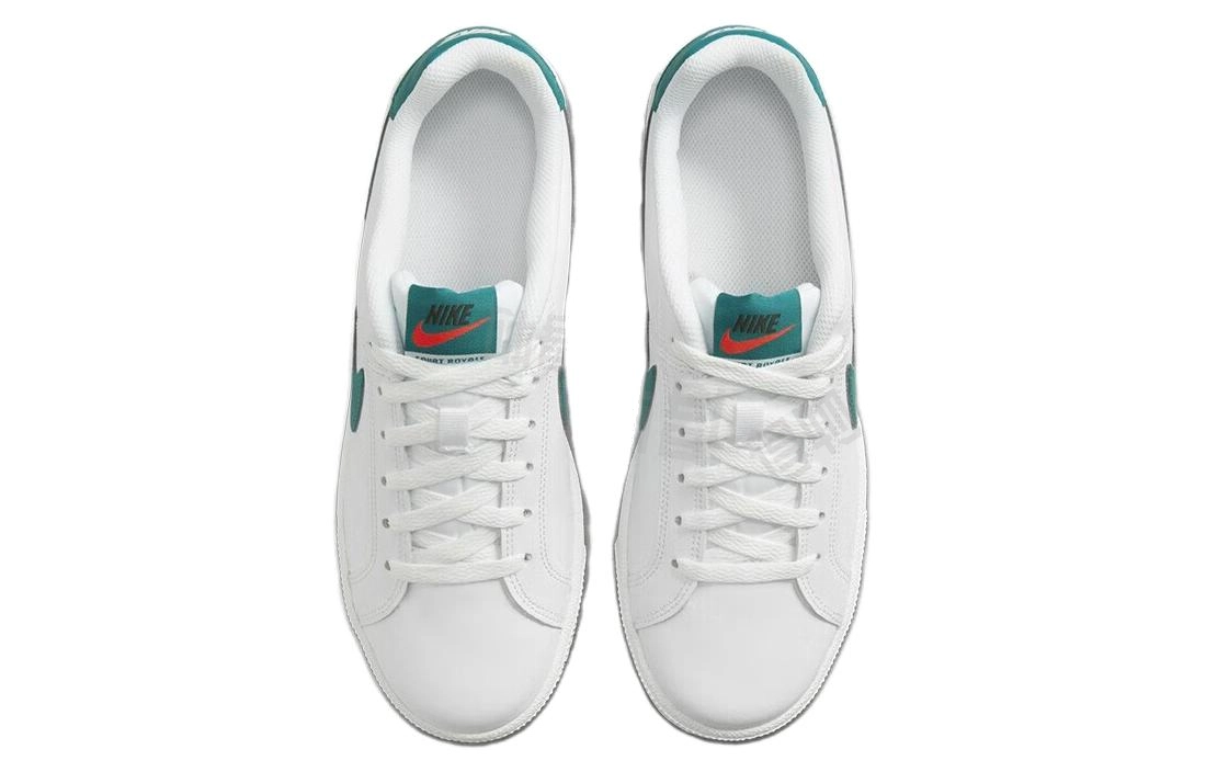 Nike Court Royale