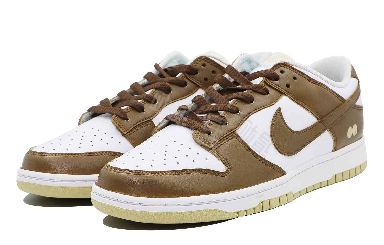 Nike Dunk Low "Team Gold"