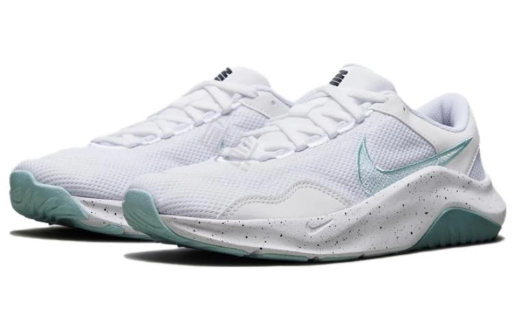 Nike Legend Essential 3