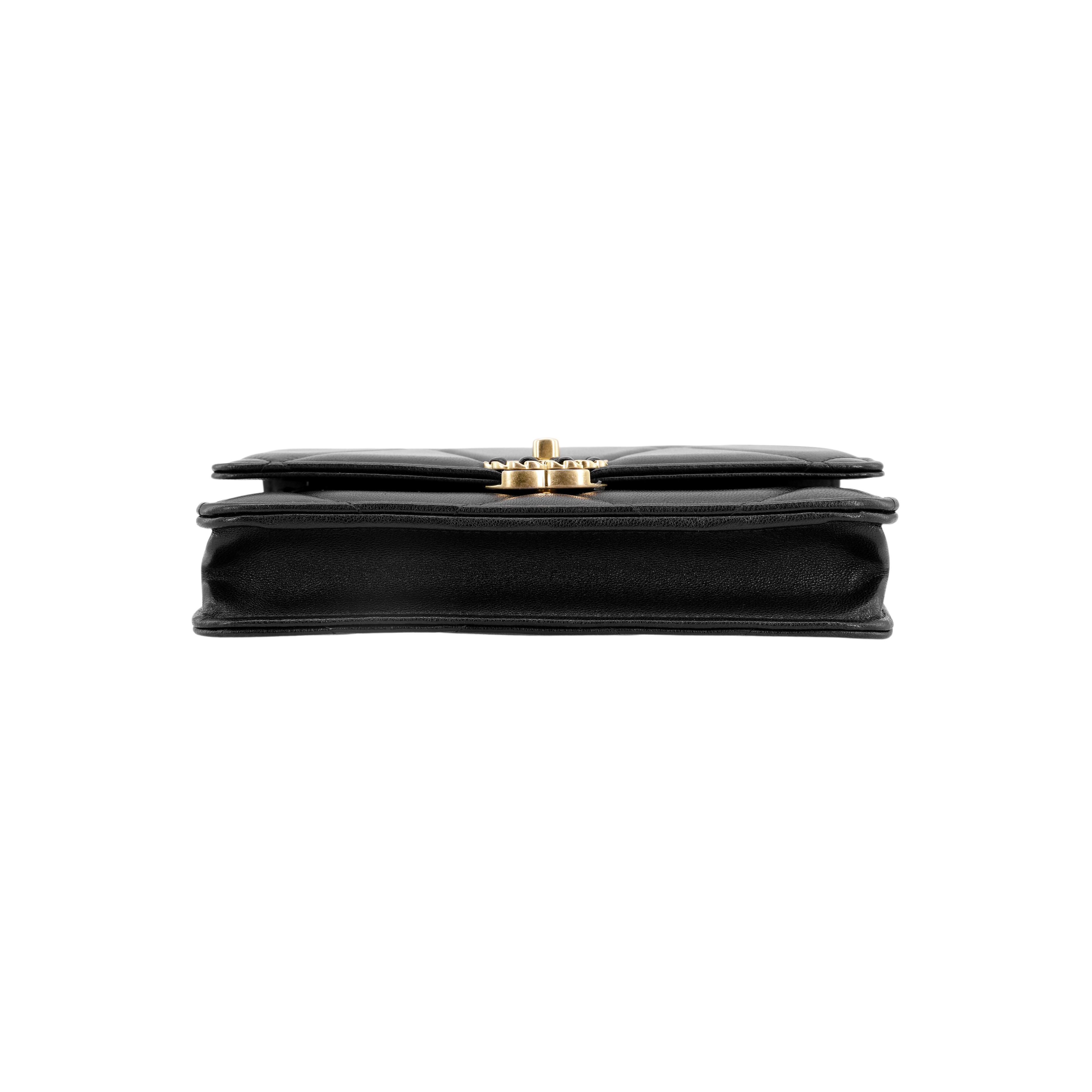 CHANEL 19Bag WOC