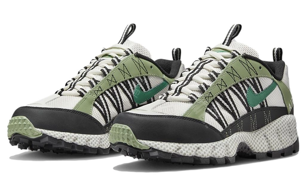 Nike Air Humara QS