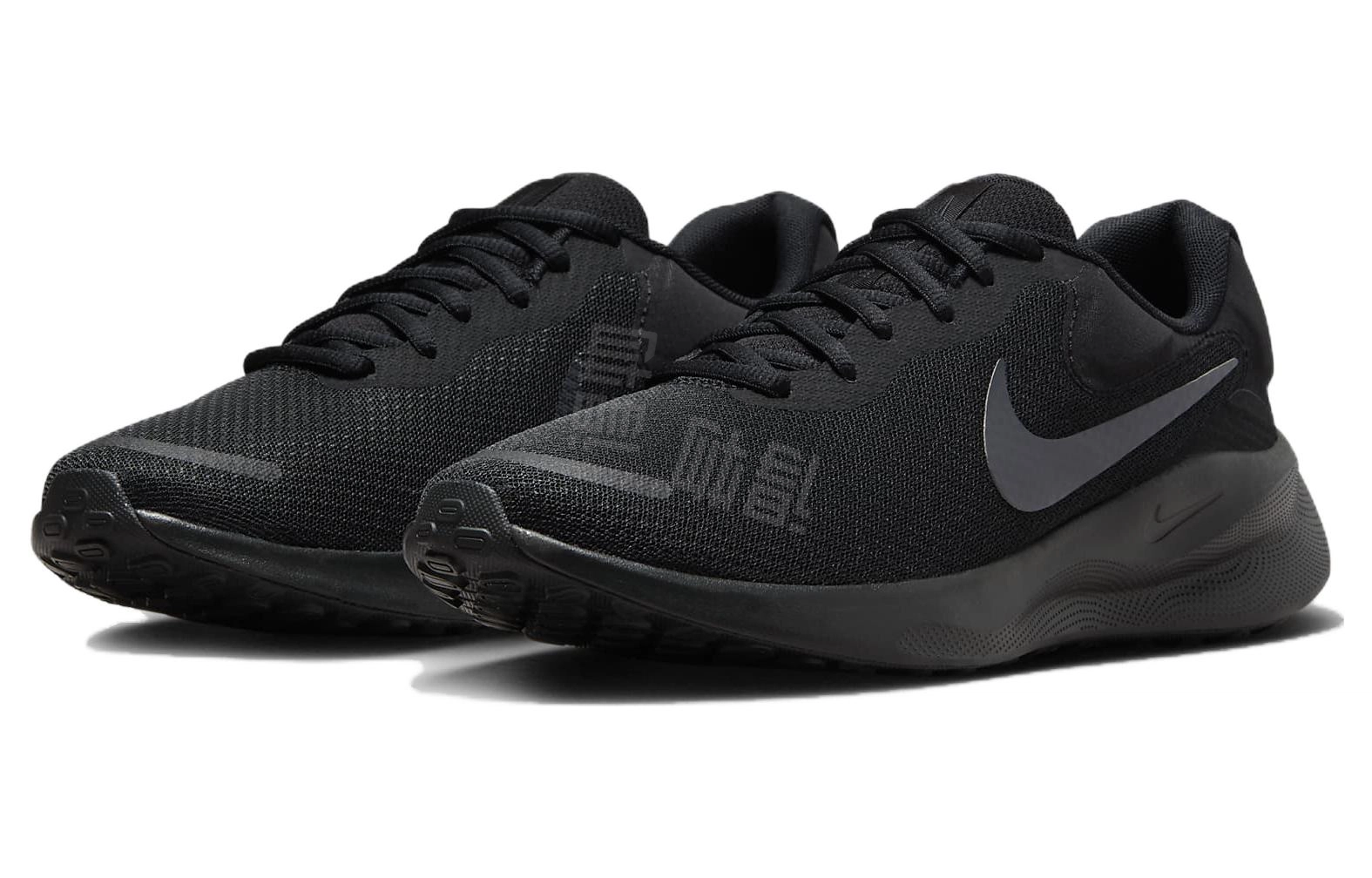 Nike REVOLUTION 7