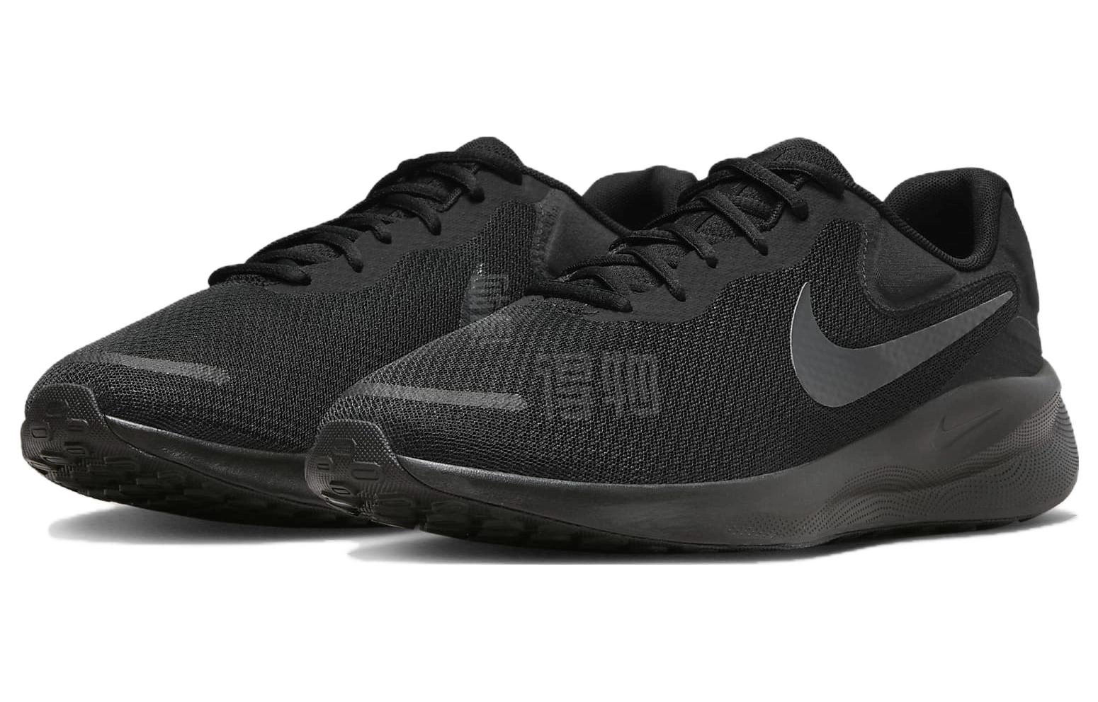 Nike REVOLUTION 7