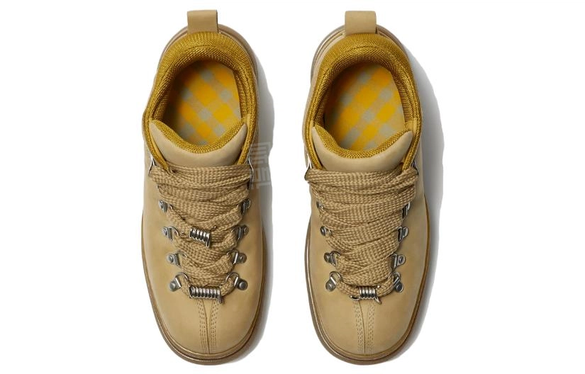 Burberry Trek