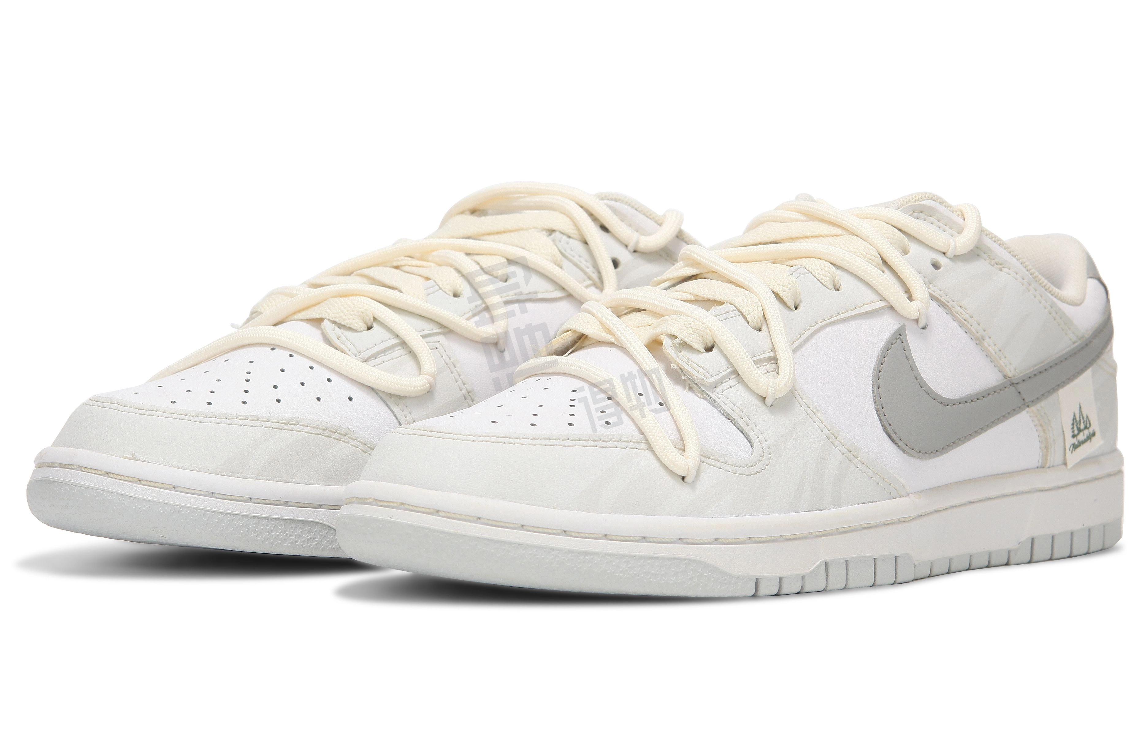 Nike Dunk Low "Pure Platinum"