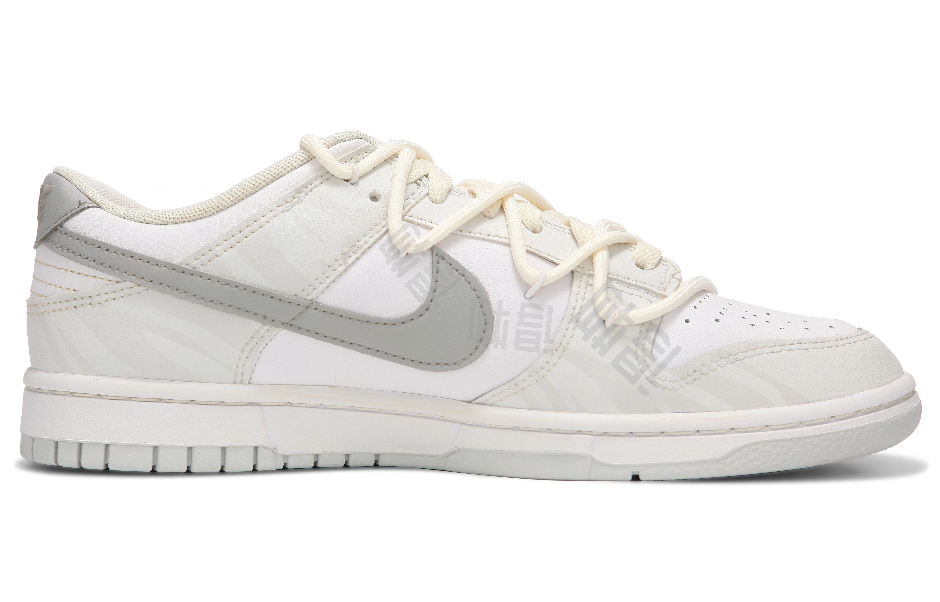 Nike Dunk Low "Pure Platinum"