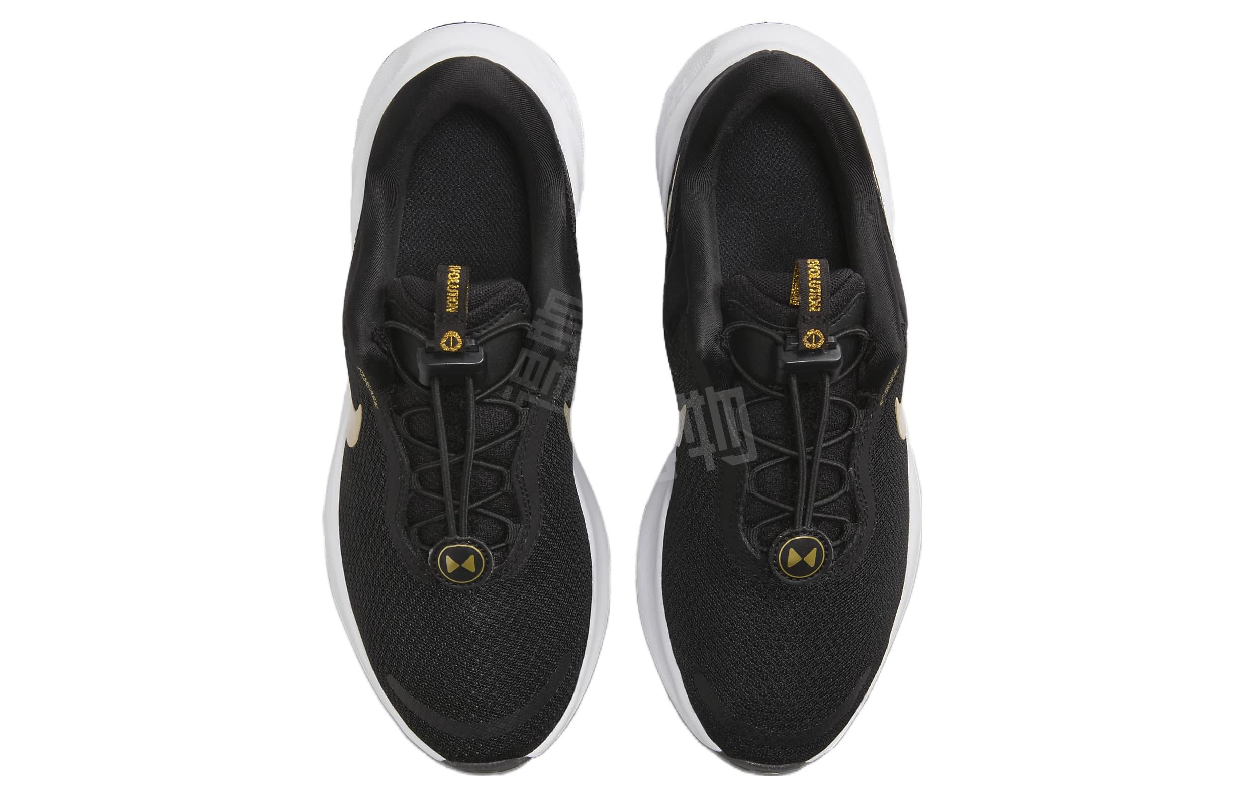 Nike REVOLUTION 7