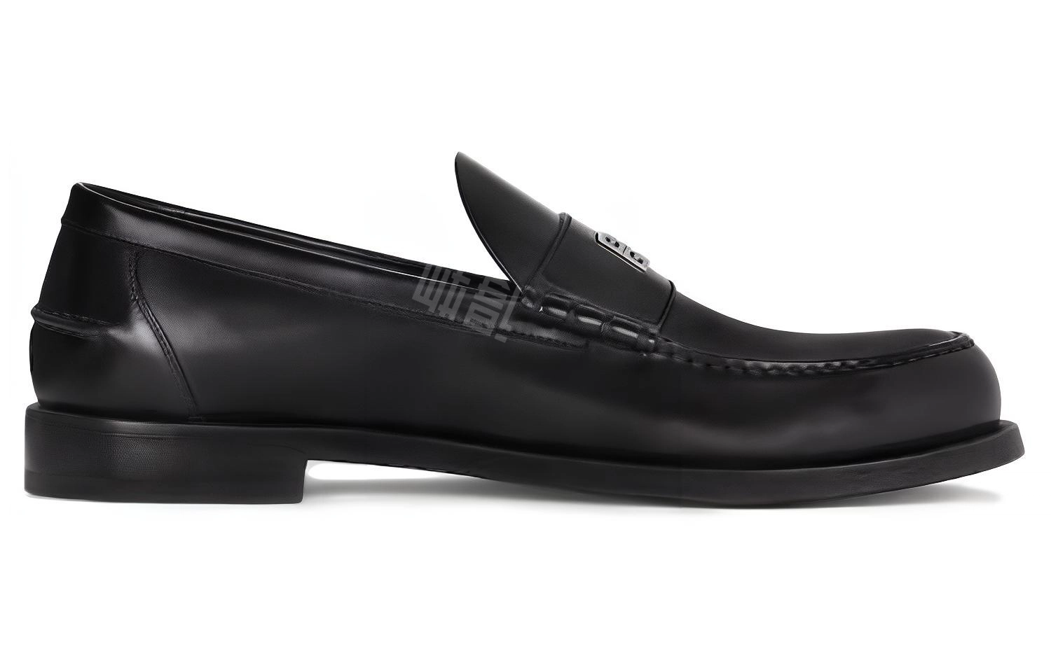 GIVENCHY