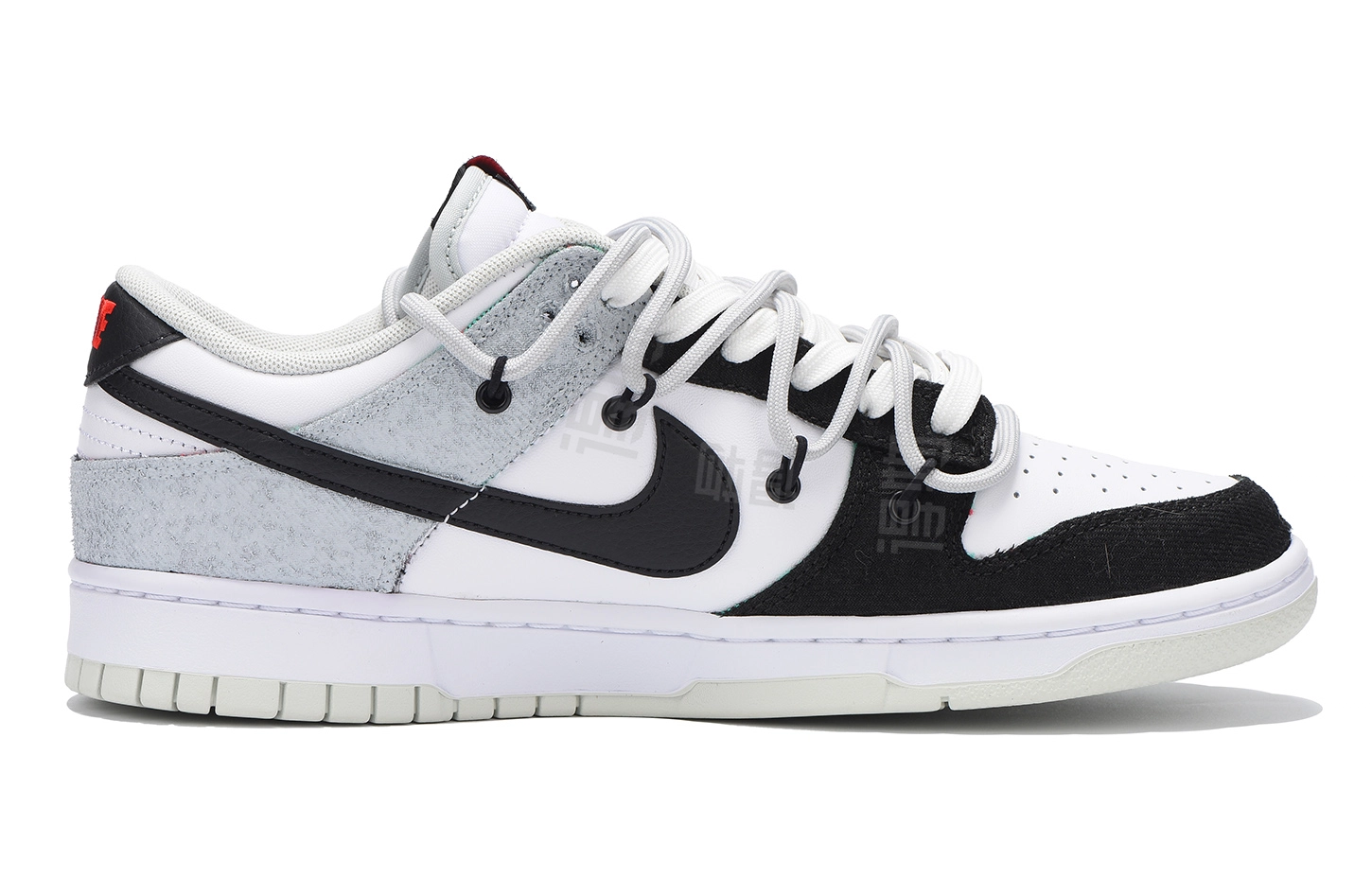 Nike Dunk Low Retro Vibe
