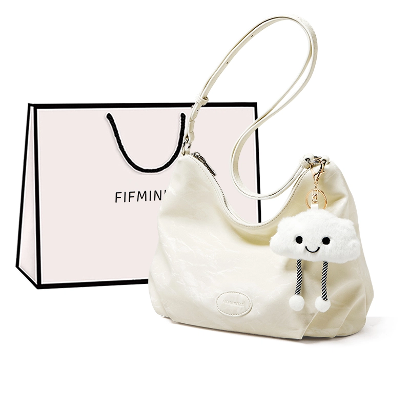 15 MINS logo Tote